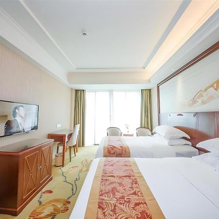 Vienna Classic Hotel Qingyuan Taihe Ancient Cave Scenic Area Екстериор снимка