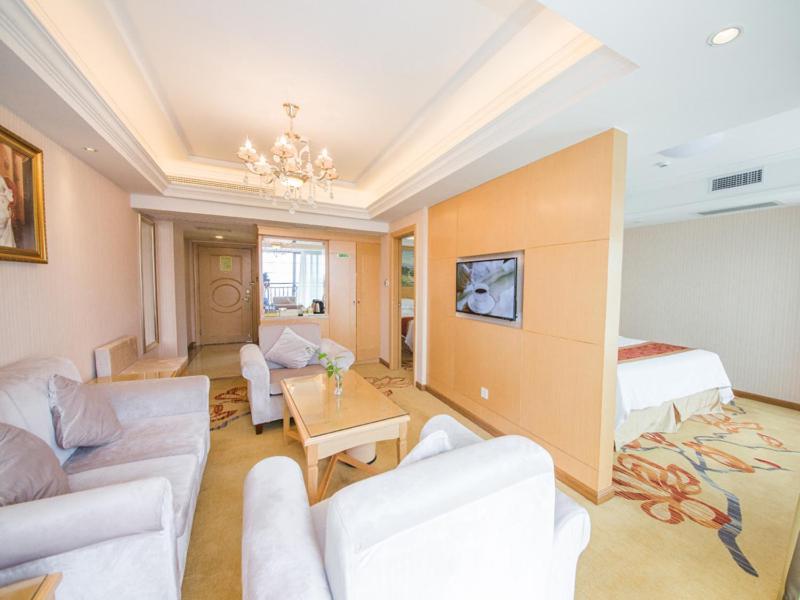 Vienna Classic Hotel Qingyuan Taihe Ancient Cave Scenic Area Екстериор снимка