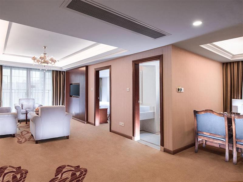Vienna Classic Hotel Qingyuan Taihe Ancient Cave Scenic Area Екстериор снимка