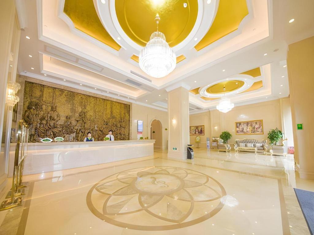 Vienna Classic Hotel Qingyuan Taihe Ancient Cave Scenic Area Екстериор снимка