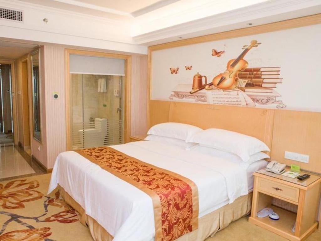 Vienna Classic Hotel Qingyuan Taihe Ancient Cave Scenic Area Екстериор снимка