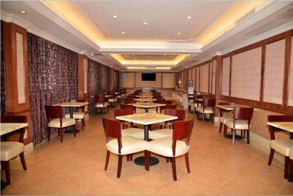 Vienna Classic Hotel Qingyuan Taihe Ancient Cave Scenic Area Екстериор снимка