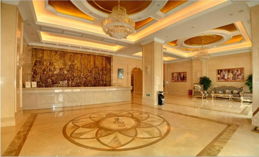 Vienna Classic Hotel Qingyuan Taihe Ancient Cave Scenic Area Екстериор снимка