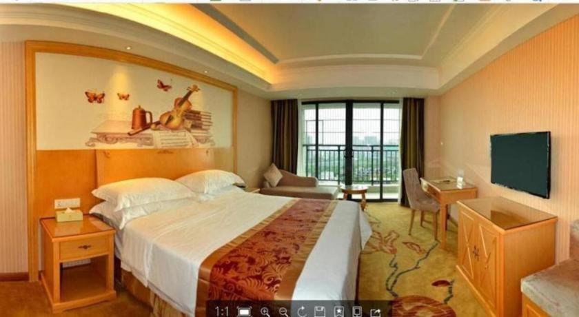 Vienna Classic Hotel Qingyuan Taihe Ancient Cave Scenic Area Екстериор снимка