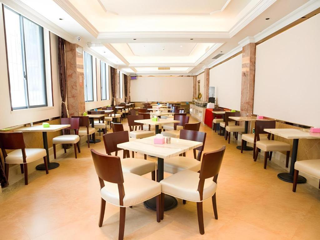 Vienna Classic Hotel Qingyuan Taihe Ancient Cave Scenic Area Екстериор снимка