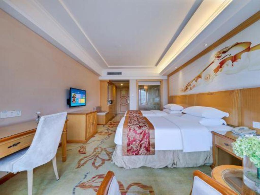 Vienna Classic Hotel Qingyuan Taihe Ancient Cave Scenic Area Екстериор снимка