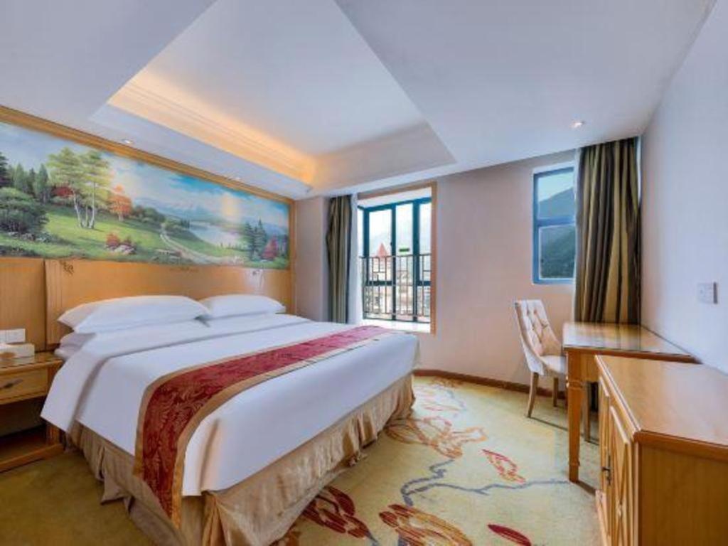 Vienna Classic Hotel Qingyuan Taihe Ancient Cave Scenic Area Екстериор снимка