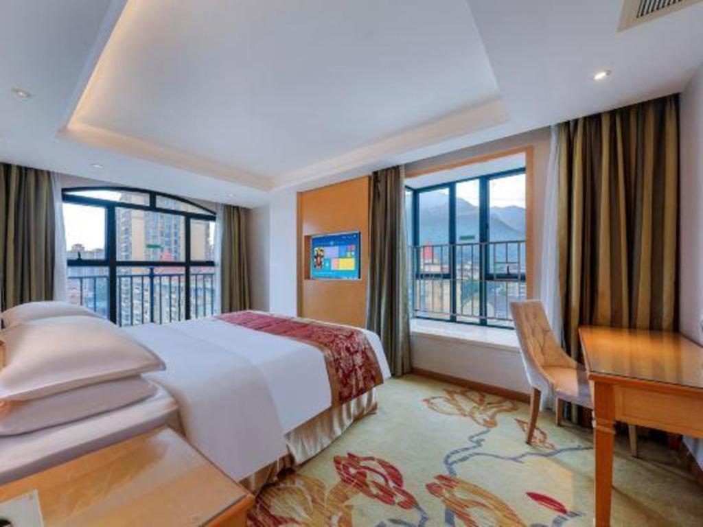Vienna Classic Hotel Qingyuan Taihe Ancient Cave Scenic Area Екстериор снимка