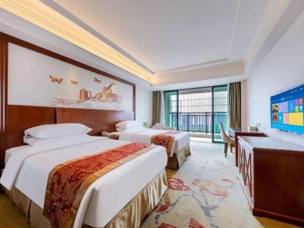 Vienna Classic Hotel Qingyuan Taihe Ancient Cave Scenic Area Екстериор снимка
